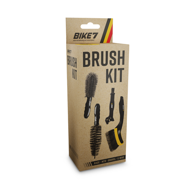 brush-kit-uni-977440490-1024